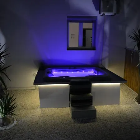 Pier's House Jacuzzi Apartment Pollonia